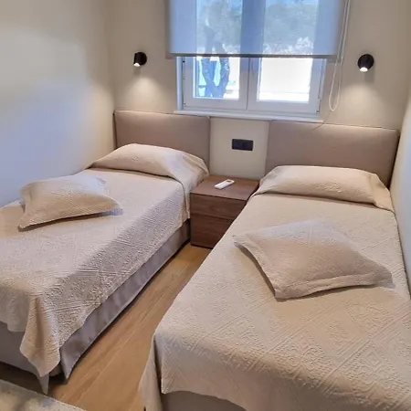 Villa 4r House With Jacuzzi