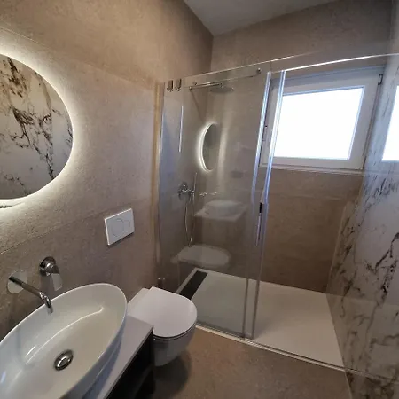 4r House With Jacuzzi *