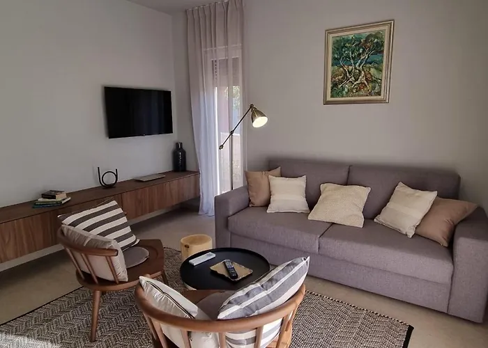 4r House With Jacuzzi Βίλα