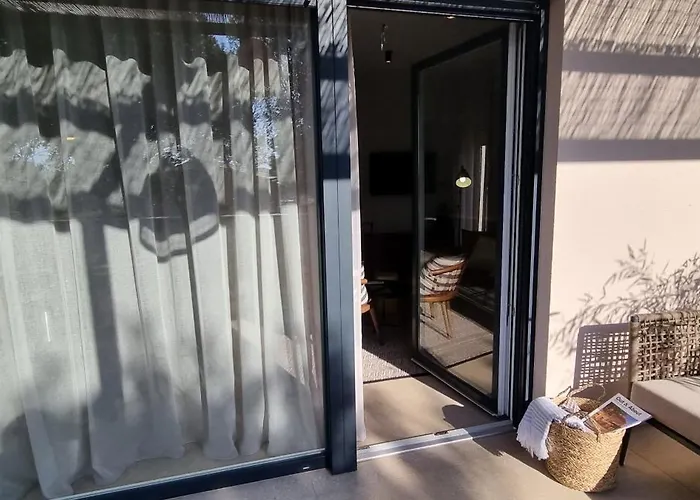 4r House With Jacuzzi Βίλα *