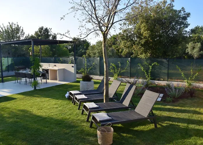 4r House With Jacuzzi * Ρόβινι