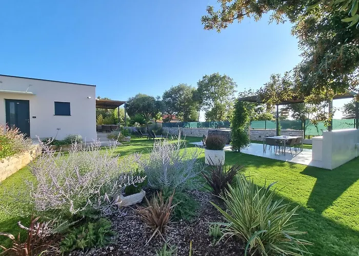 4r House With Jacuzzi 빌라