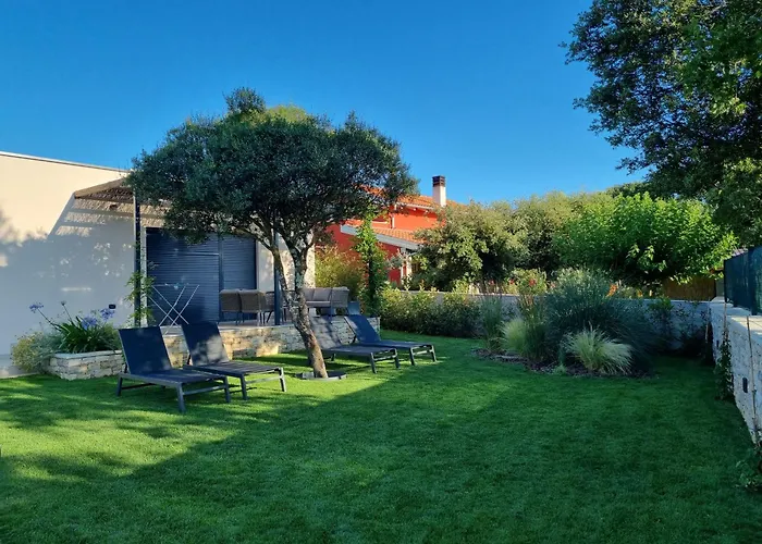 빌라 4r House With Jacuzzi 로비니