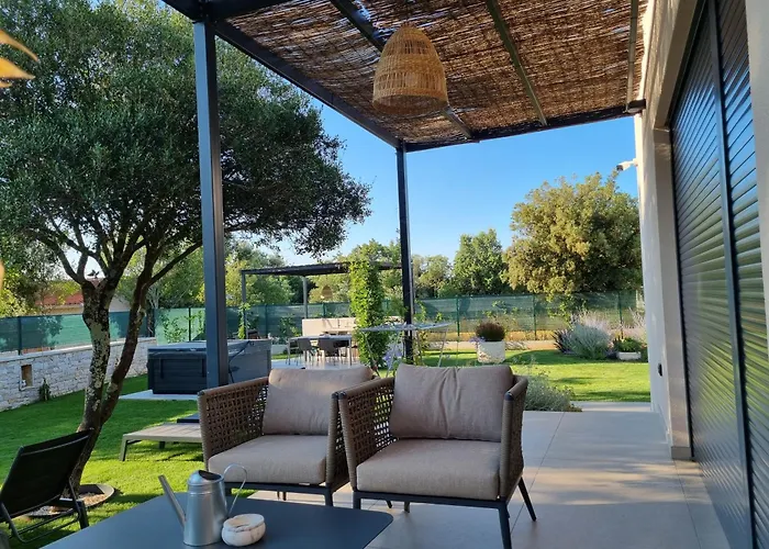 Βίλα 4r House With Jacuzzi *