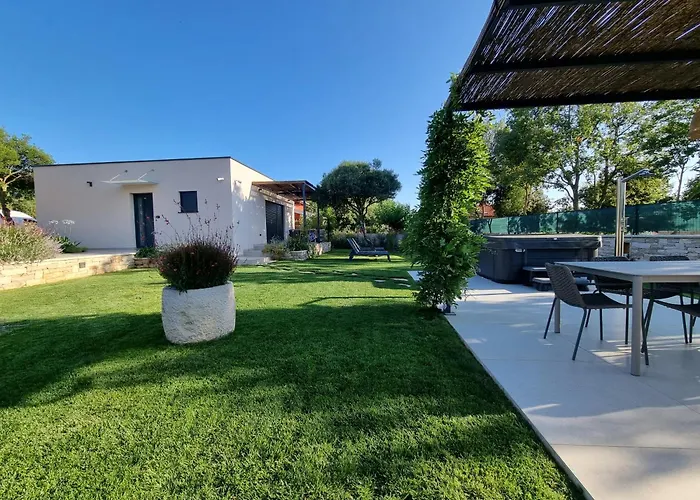 Βίλα 4r House With Jacuzzi *