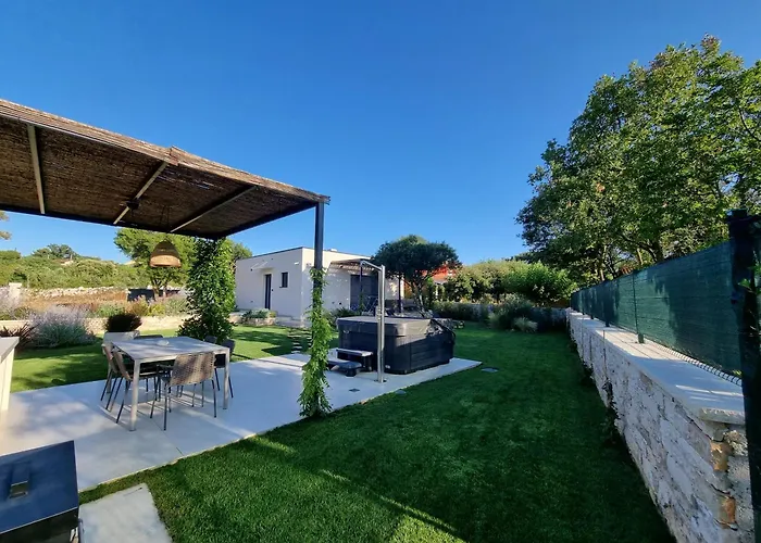 4r House With Jacuzzi 빌라