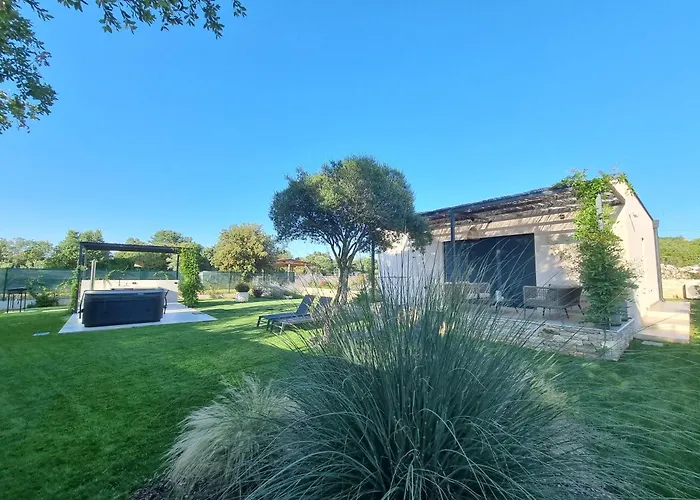 Βίλα 4r House With Jacuzzi *