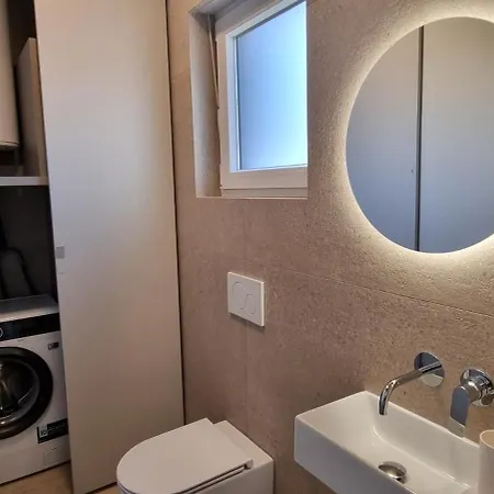 4r House With Jacuzzi Villa
