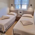 Villa 4r House With Jacuzzi