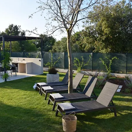 4r House With Jacuzzi * Ρόβινι